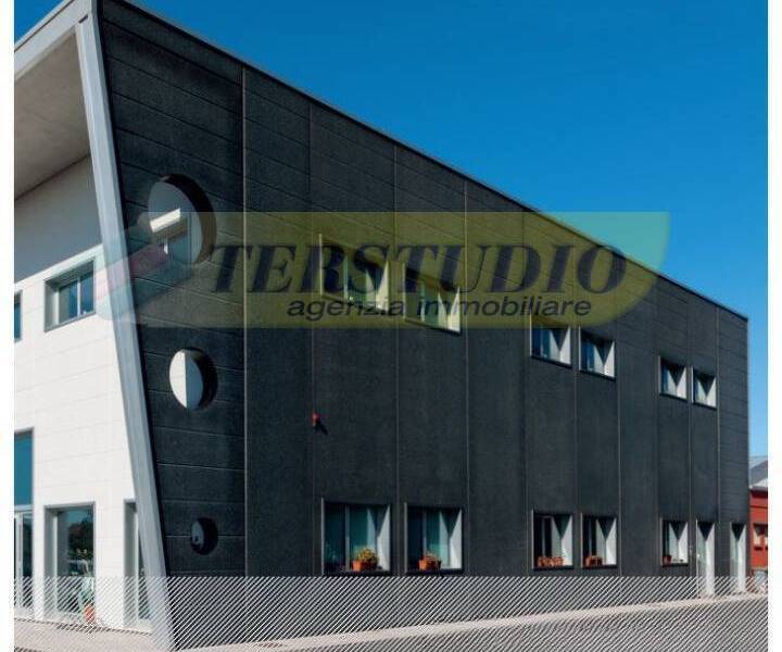 capannone in vendita a Dalmine