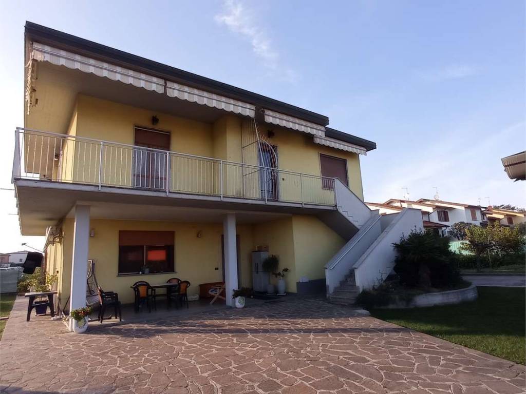 casa indipendente in vendita a Dalmine