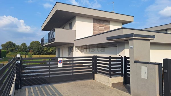 casa indipendente in vendita a Dalmine in zona Mariano al Brembo