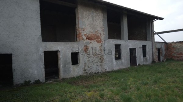 casale in vendita a Dalmine