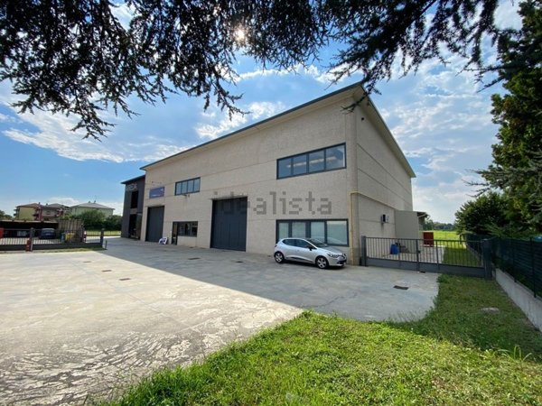 capannone in vendita a Dalmine