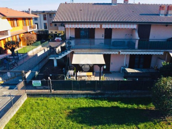 appartamento in vendita a Dalmine in zona Guzzanica