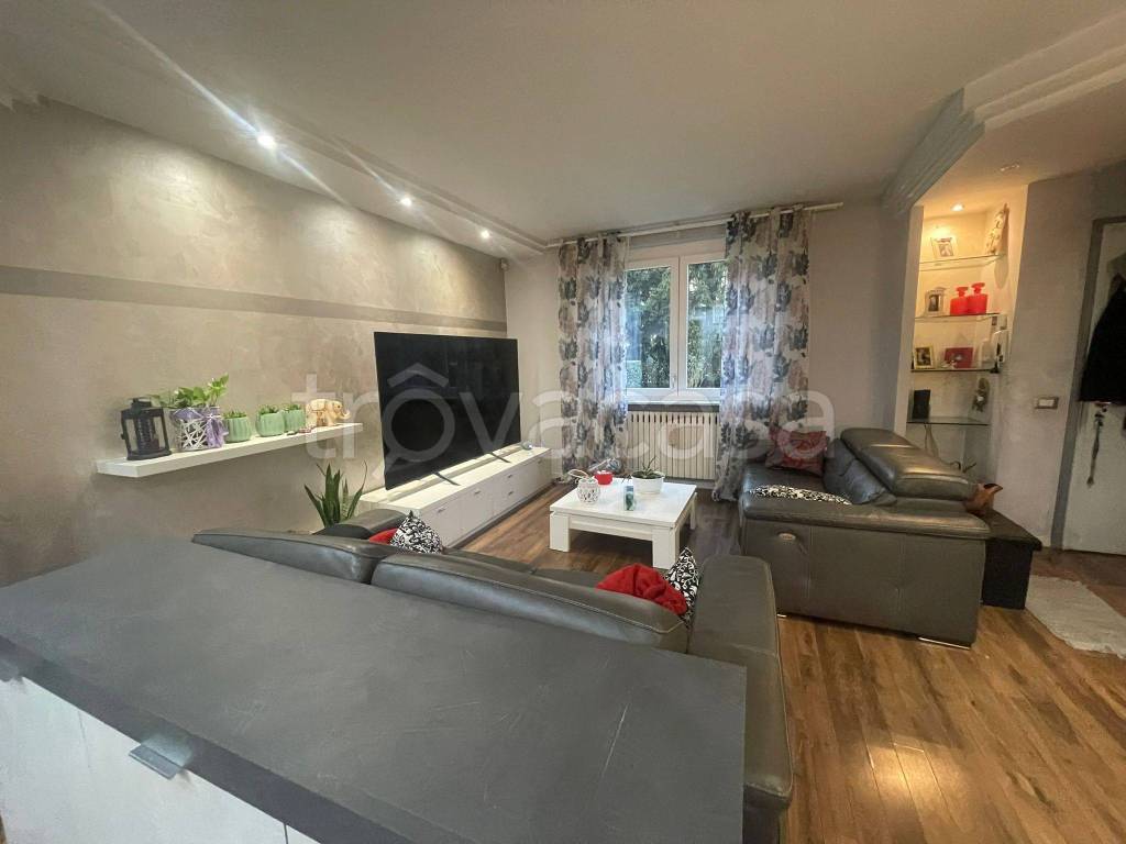 casa indipendente in vendita a Dalmine