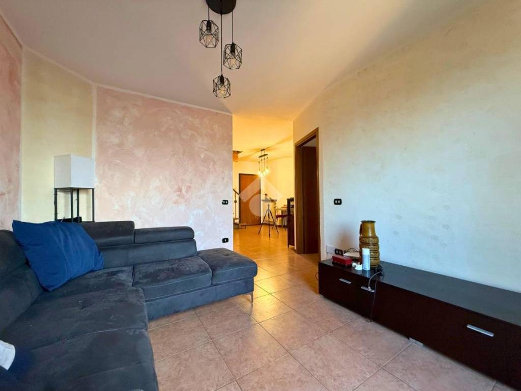 appartamento in vendita a Dalmine in zona Guzzanica