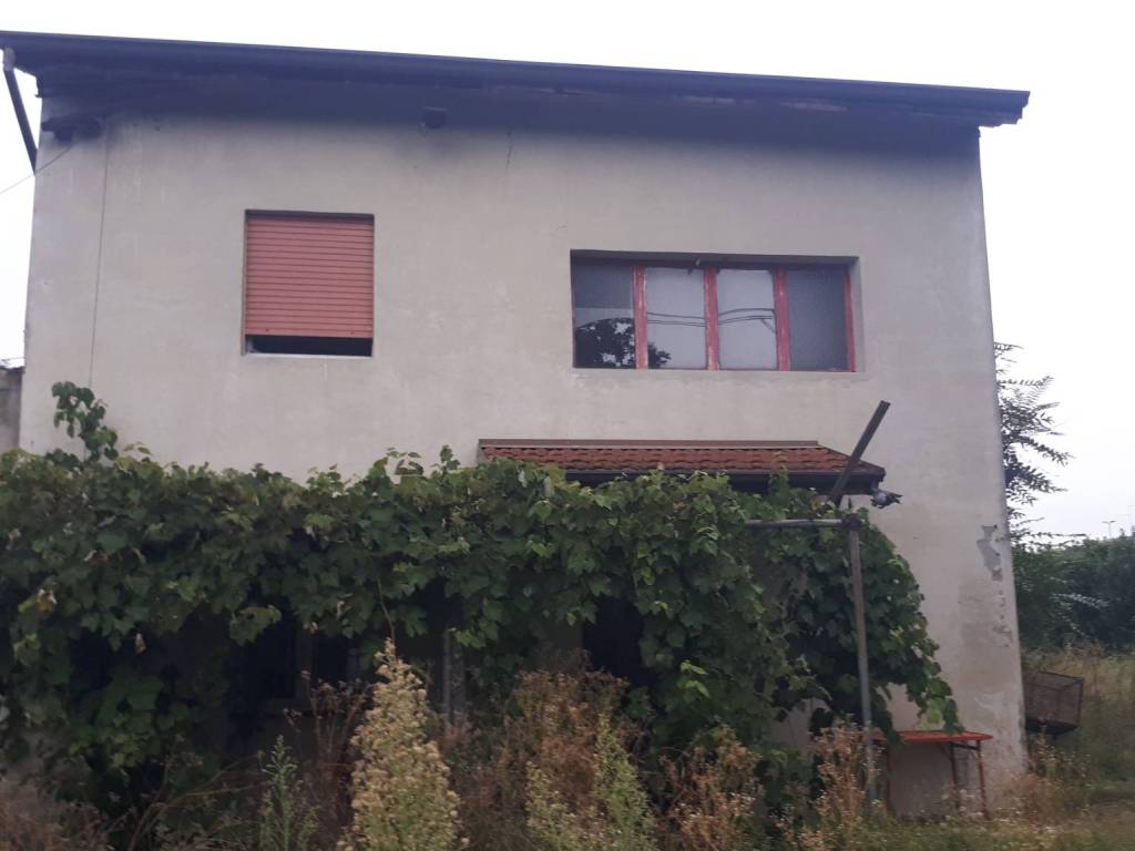 casa indipendente in vendita a Dalmine