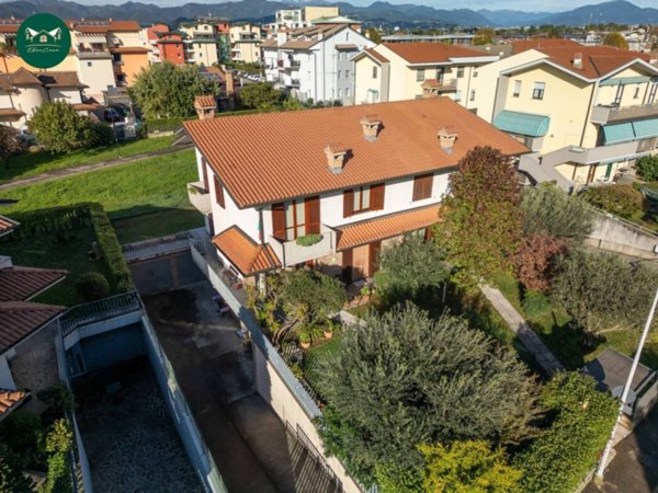 casa indipendente in vendita a Dalmine