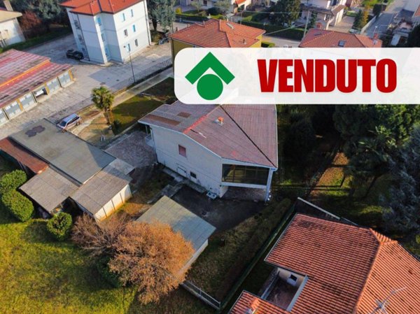 casa indipendente in vendita a Dalmine in zona Sforzatica Santa Maria d'Oleno