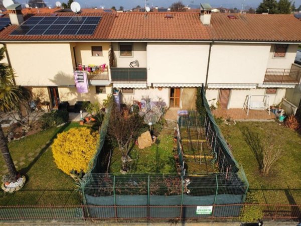 casa indipendente in vendita a Dalmine