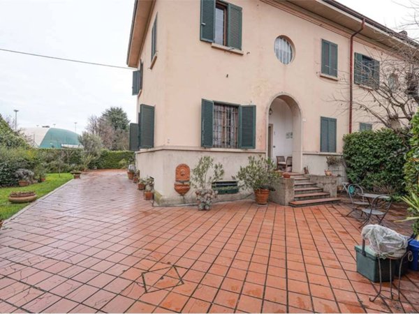 casa indipendente in vendita a Dalmine in zona Guzzanica