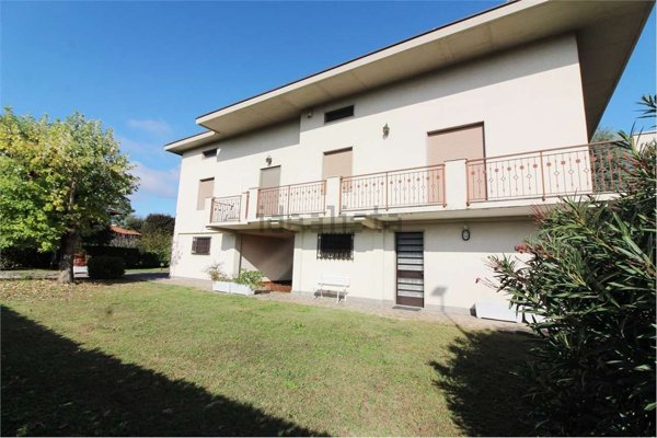 casa indipendente in vendita a Dalmine