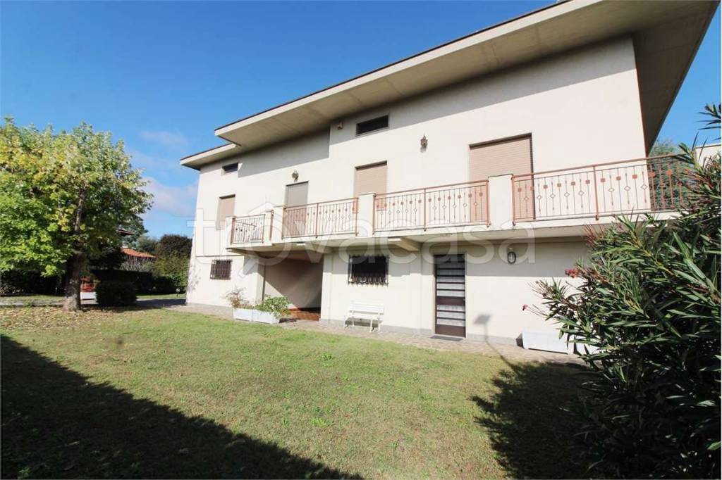 casa indipendente in vendita a Dalmine