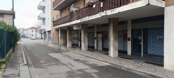 ufficio in vendita a Dalmine in zona Sforzatica Sant'Andrea