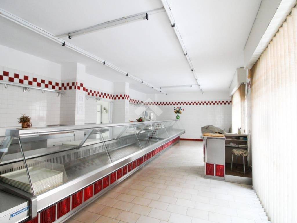 negozio in vendita a Dalmine