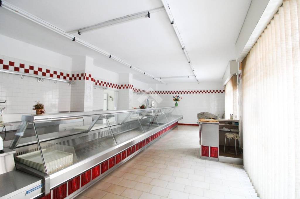 negozio in vendita a Dalmine