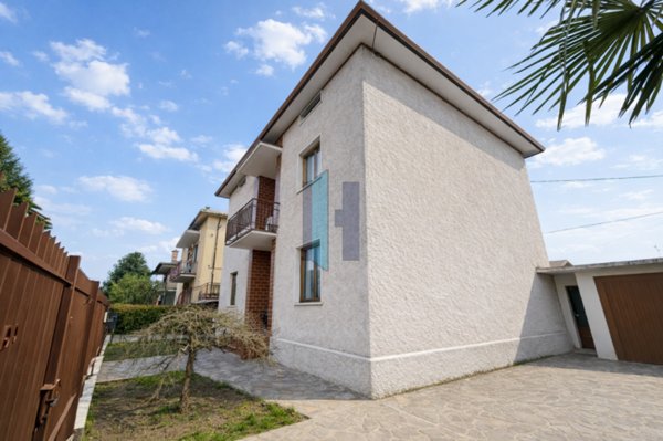 casa indipendente in vendita a Dalmine