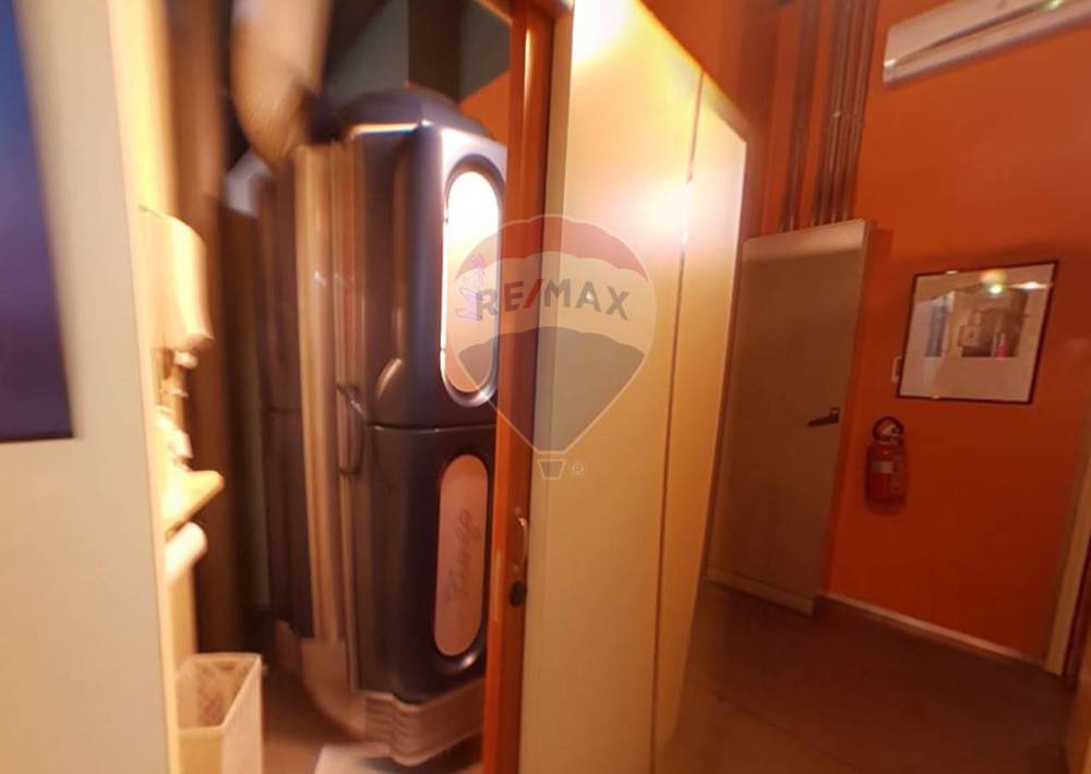 locale commerciale in vendita a Dalmine