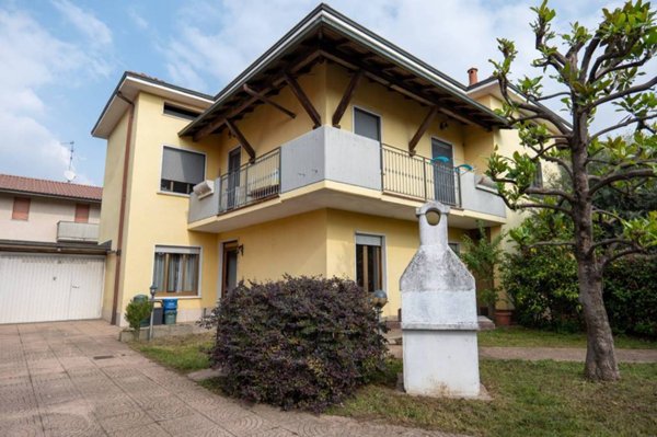 casa indipendente in vendita a Dalmine