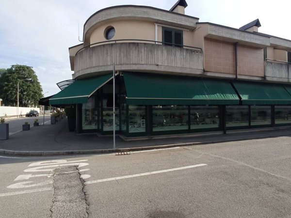 negozio in vendita a Dalmine