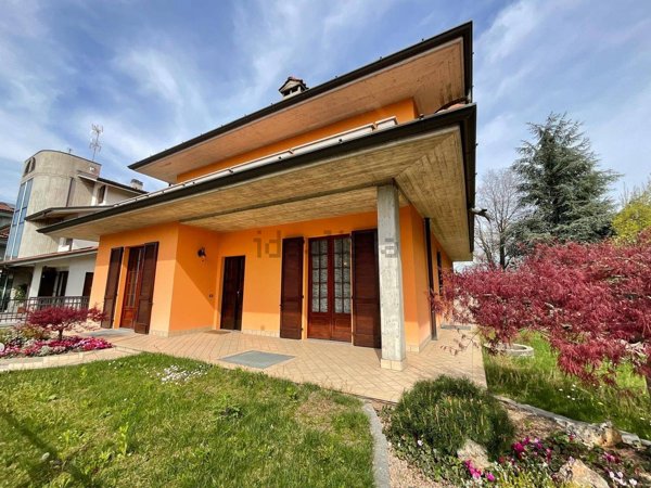 casa indipendente in vendita a Dalmine