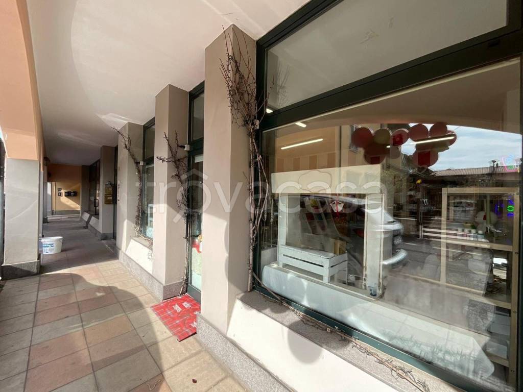 negozio in vendita a Dalmine