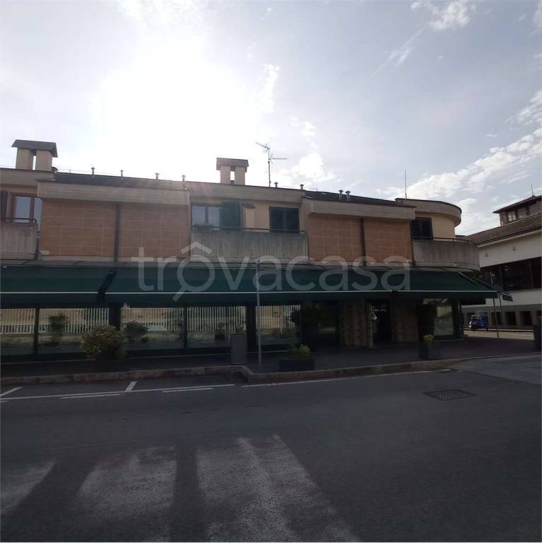 negozio in vendita a Dalmine