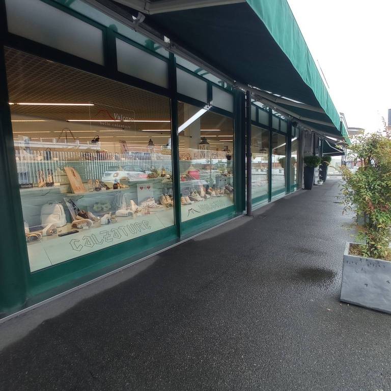 negozio in vendita a Dalmine