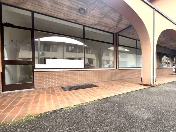 negozio in vendita a Dalmine