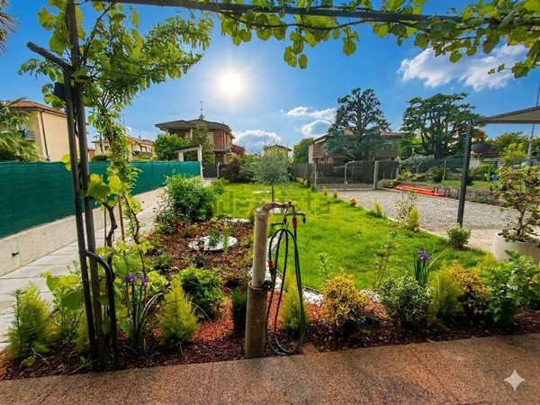 casa indipendente in vendita a Dalmine