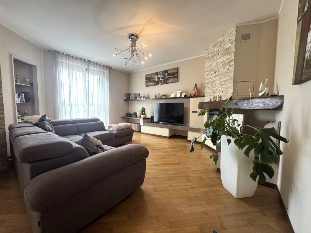 casa indipendente in vendita a Dalmine