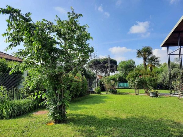 casa indipendente in vendita a Dalmine in zona Sforzatica Sant'Andrea