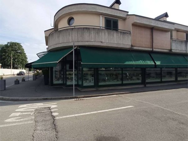 negozio in vendita a Dalmine