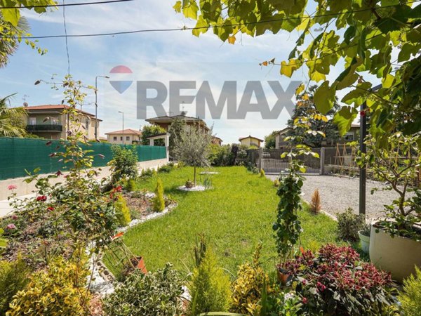 casa indipendente in vendita a Dalmine in zona Mariano al Brembo