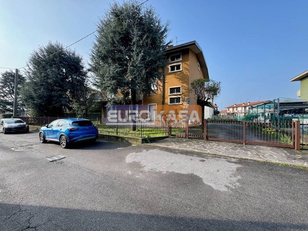 casa indipendente in vendita a Dalmine