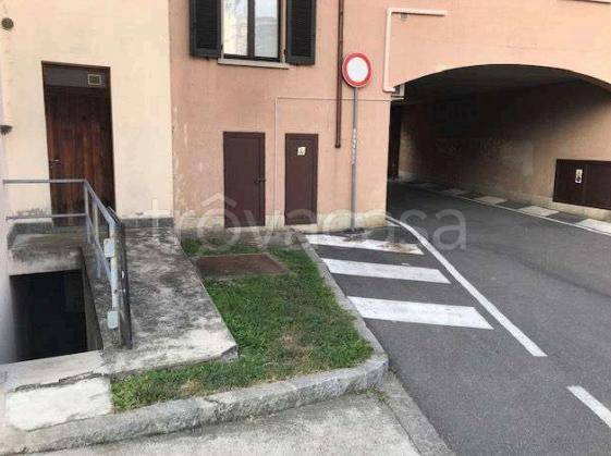 locale commerciale in vendita a Dalmine
