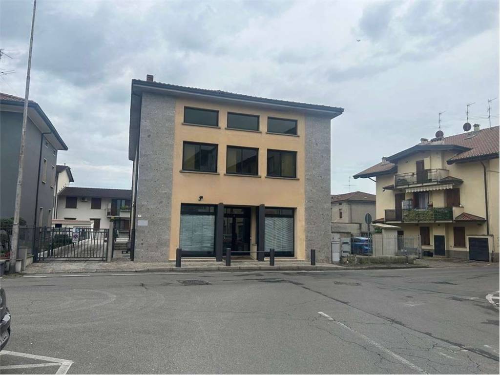 ufficio in vendita a Dalmine in zona Sforzatica Sant'Andrea
