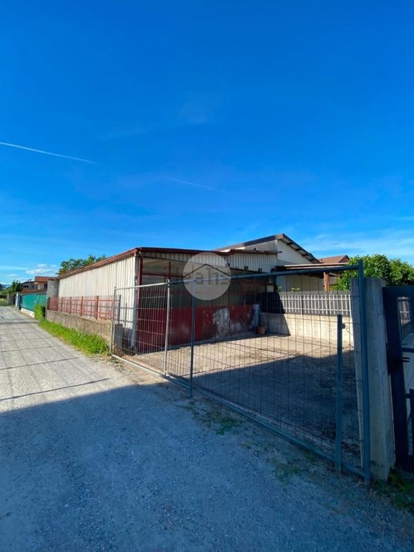 locale di sgombero in vendita a Dalmine