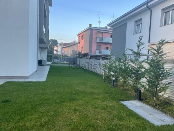 appartamento in vendita a Dalmine in zona Guzzanica