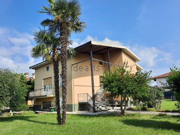 casa indipendente in vendita a Dalmine in zona Sforzatica Sant'Andrea