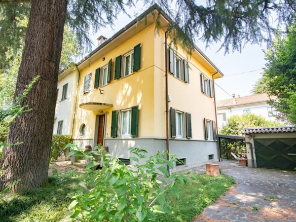 casa indipendente in vendita a Dalmine in zona Guzzanica