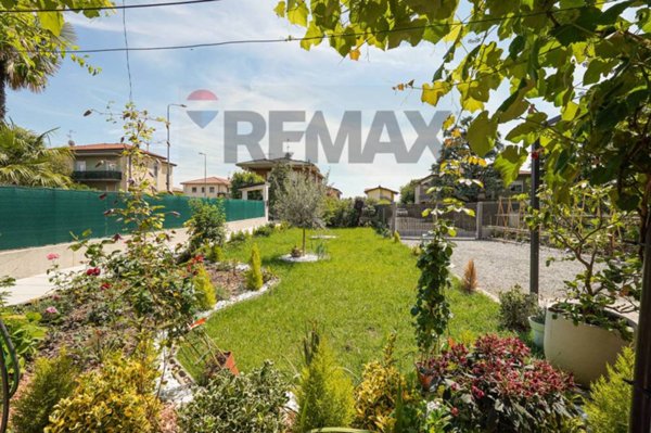 casa indipendente in vendita a Dalmine in zona Mariano al Brembo