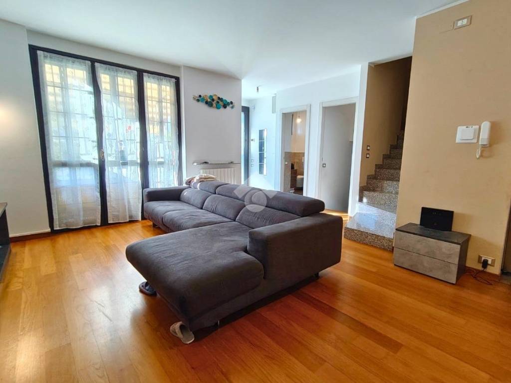 casa indipendente in vendita a Dalmine in zona Sforzatica Sant'Andrea