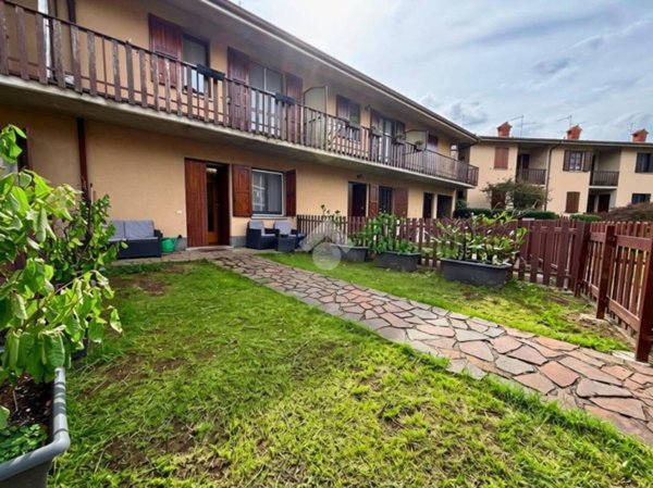 casa indipendente in vendita a Dalmine in zona Guzzanica