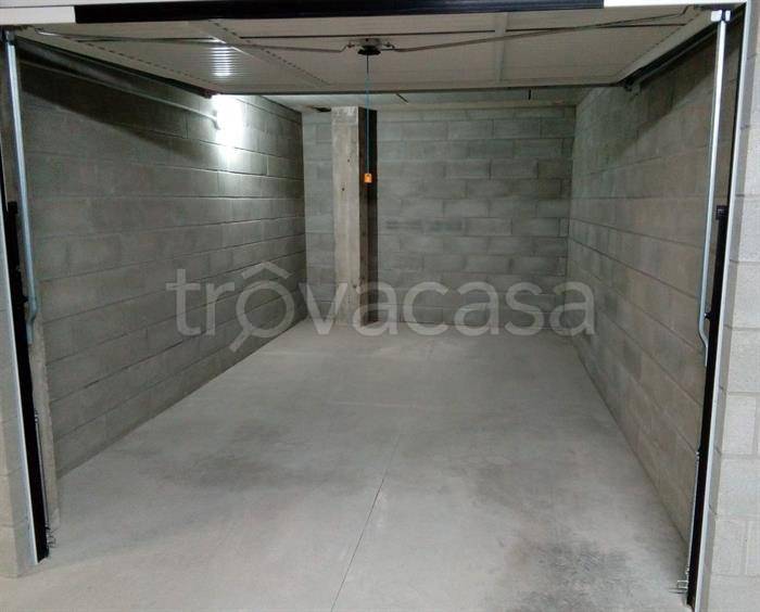 box auto in vendita a Dalmine in zona Sforzatica Santa Maria d'Oleno