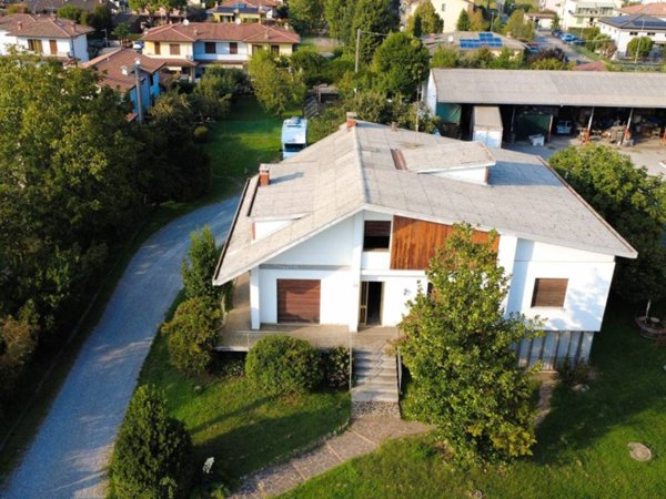 casa indipendente in vendita a Dalmine