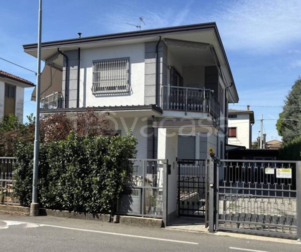 casa indipendente in vendita a Dalmine in zona Sforzatica Sant'Andrea