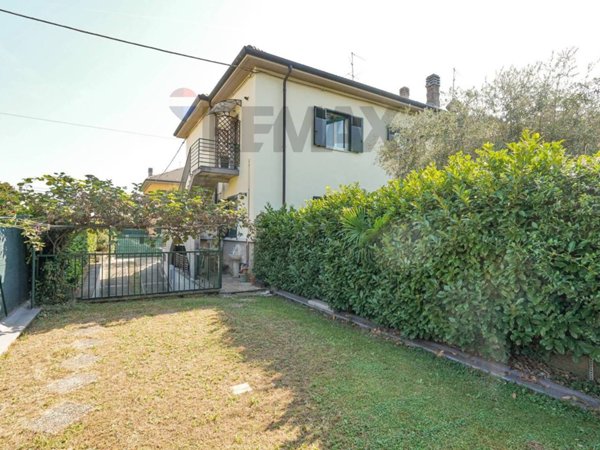 casa indipendente in vendita a Dalmine in zona Sforzatica Santa Maria d'Oleno