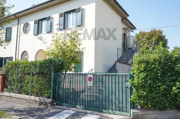 casa indipendente in vendita a Dalmine in zona Sforzatica Santa Maria d'Oleno