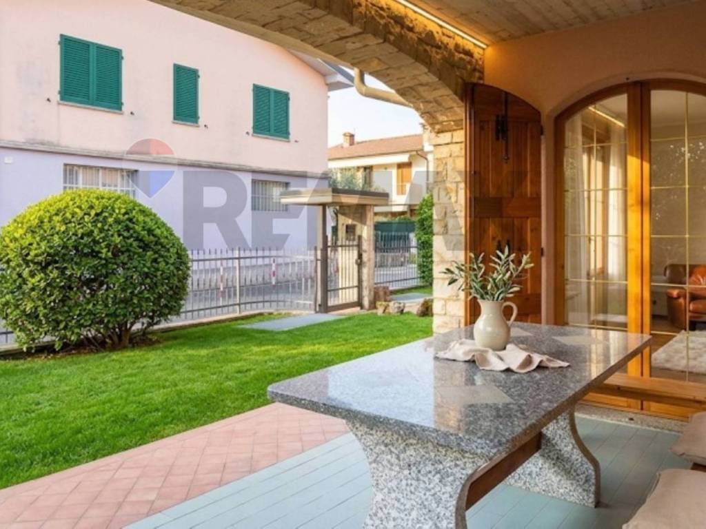 casa indipendente in vendita a Dalmine in zona Sforzatica Sant'Andrea