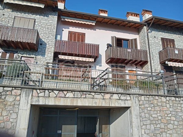 appartamento in vendita a Dossena