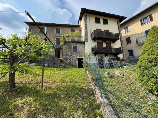 casa indipendente in vendita a Dossena